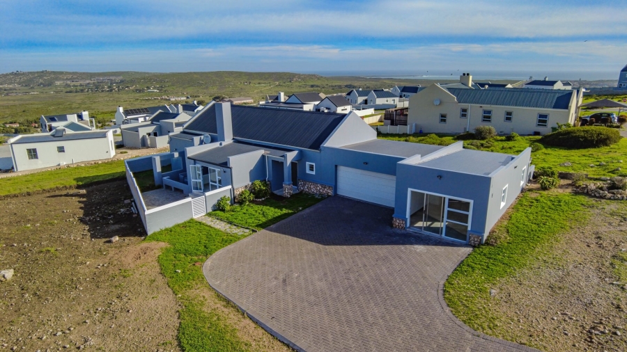 4 Bedroom Property for Sale in Hoogland Western Cape